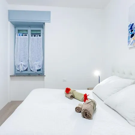 Alessia's Flat- Fantoni