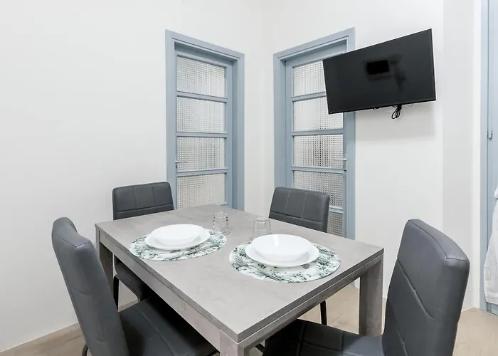 Alessia's Flat- Fantoni *