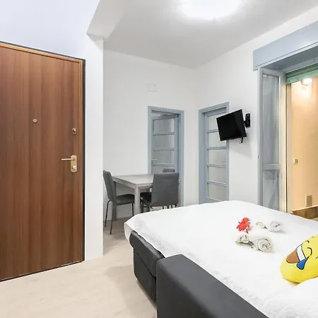 Alessia's Flat- Fantoni